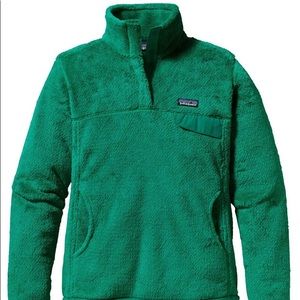 A women’s Patagonia fleece pullover.